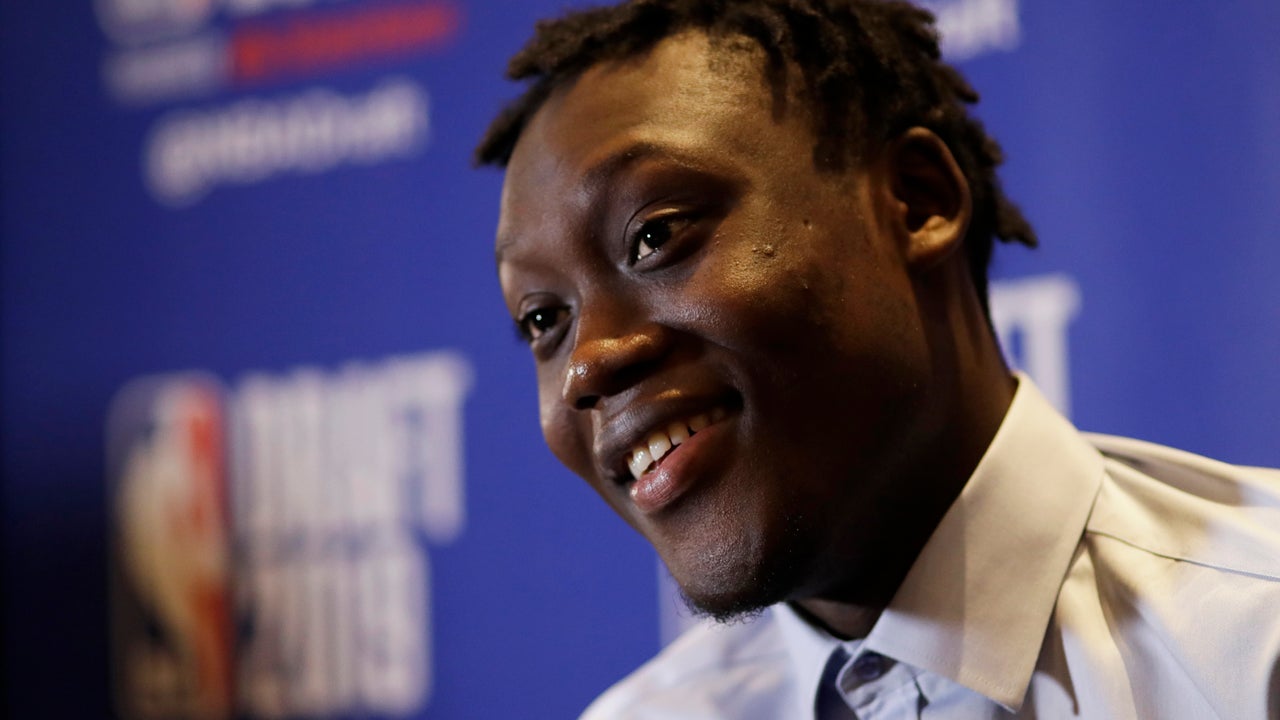 Pistons take international prospect Doumbouya at No. 15